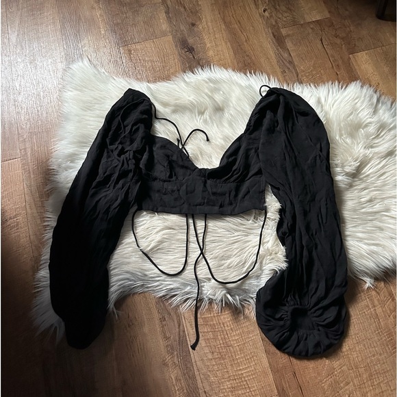 HELLO MOLLY Jordan Crop Top In Black - Picture 7 of 9